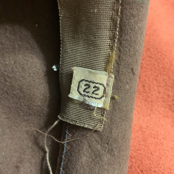 Vintage Brown wool w/ wire feather Merrimac hat Excellent condition!!! - Picture 10 of 10